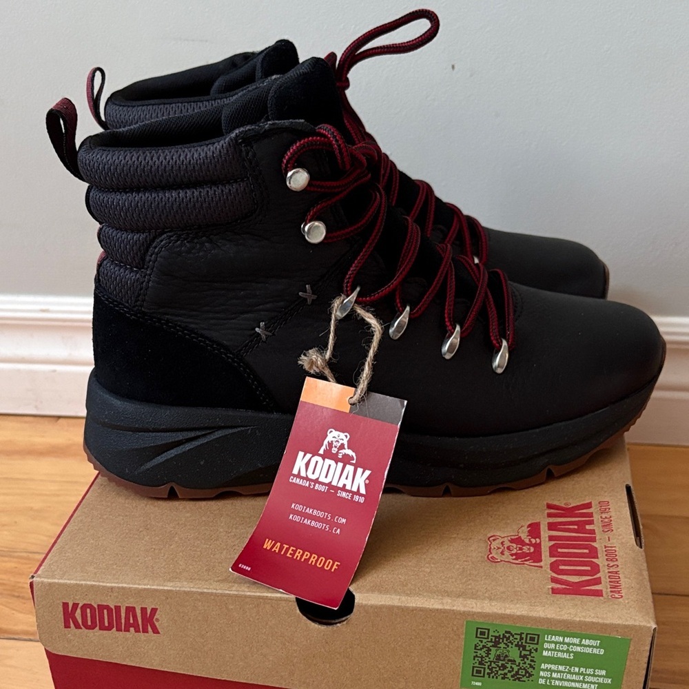 Kodiak Waterproof Black Super Lite Boots with Red laces​